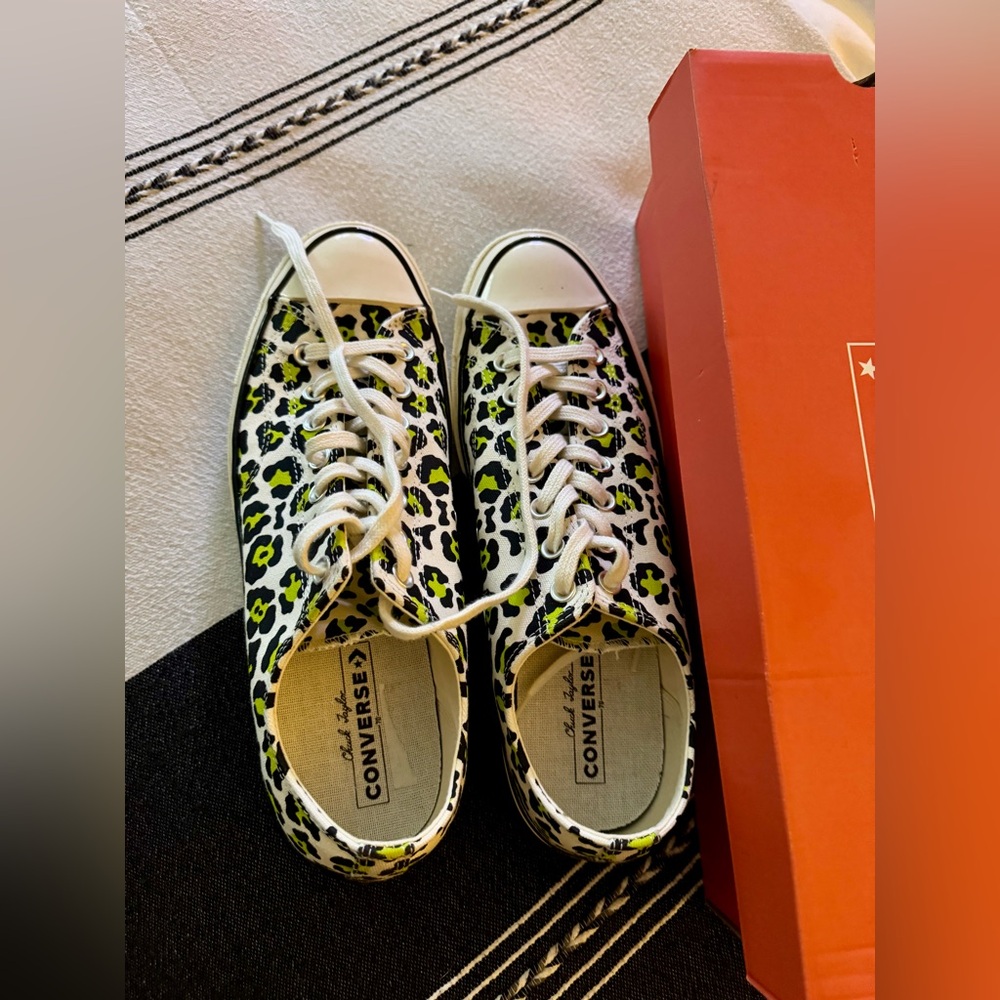 Converse Chuck 70 Leopard Print Sneakers size 11